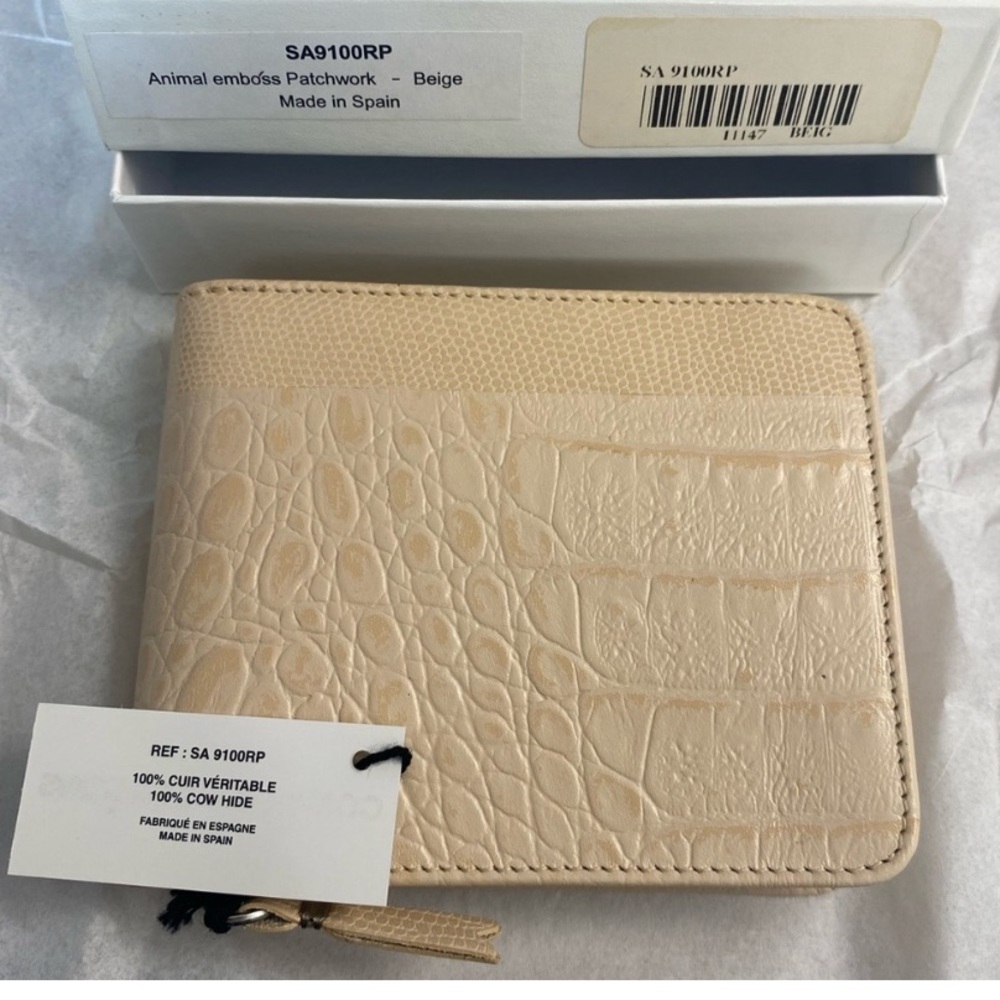 COMME DES GARCONS EMBOSS PATCHWORK CREAM LEATHER CARDHOLDER ZIP AROUND WALLET